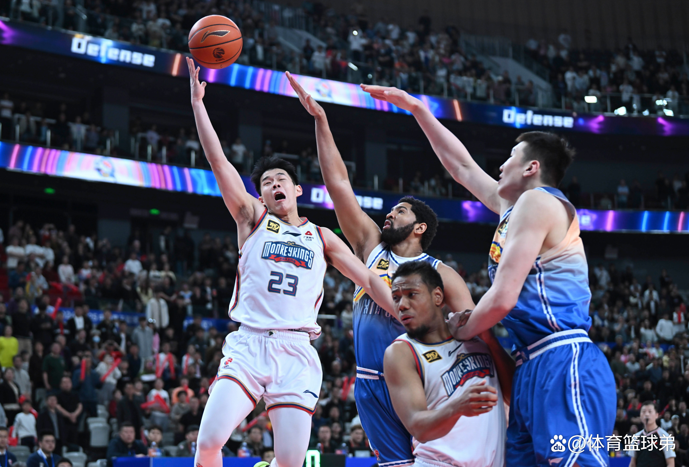 爱游戏入口NBA季后赛倒计时，广州队关键时刻绝杀压哨，细节引发关注，悬念犹存，训练强度明显提升的简单介绍